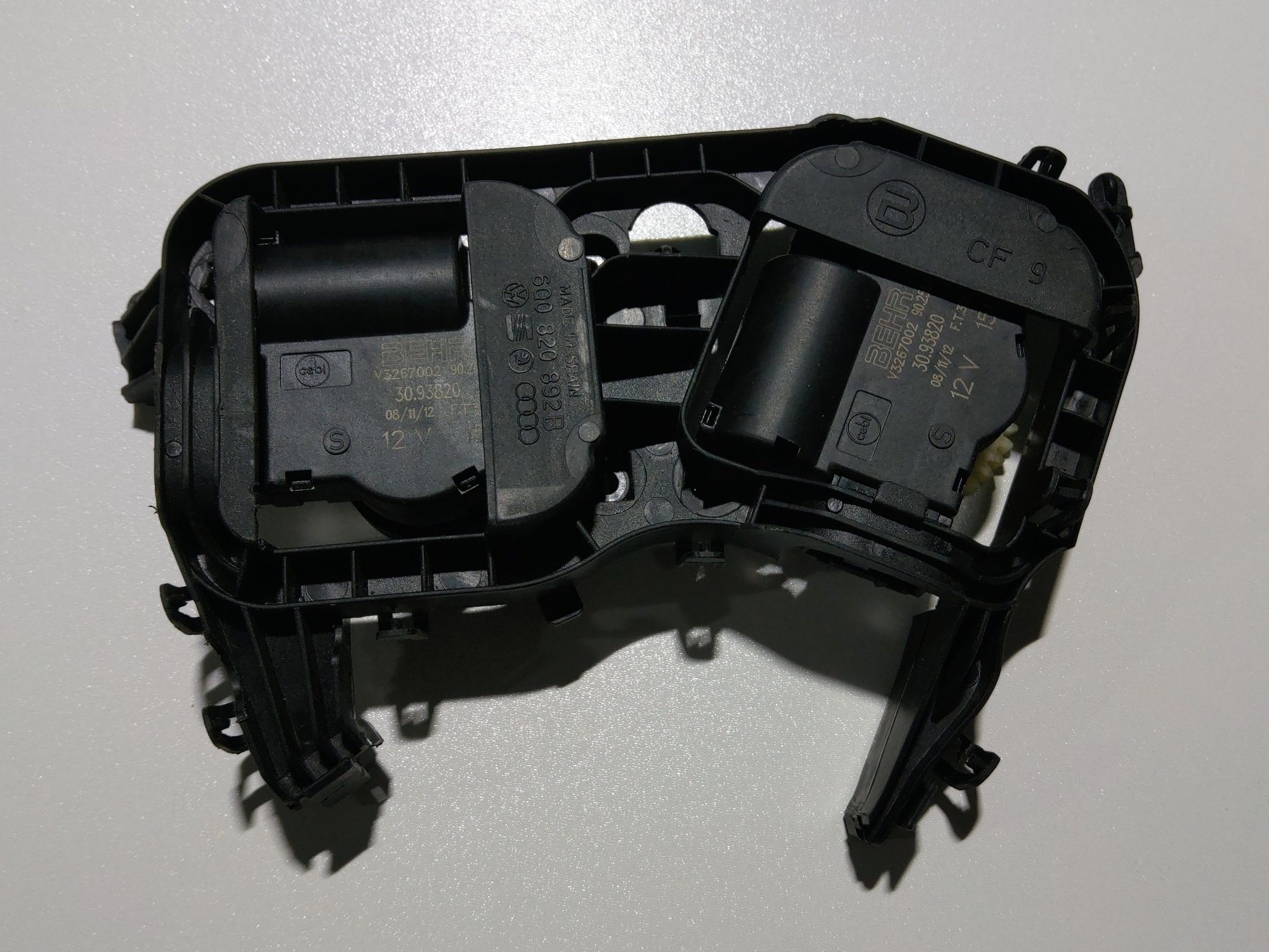 Adjustment motor of the temp control flap.