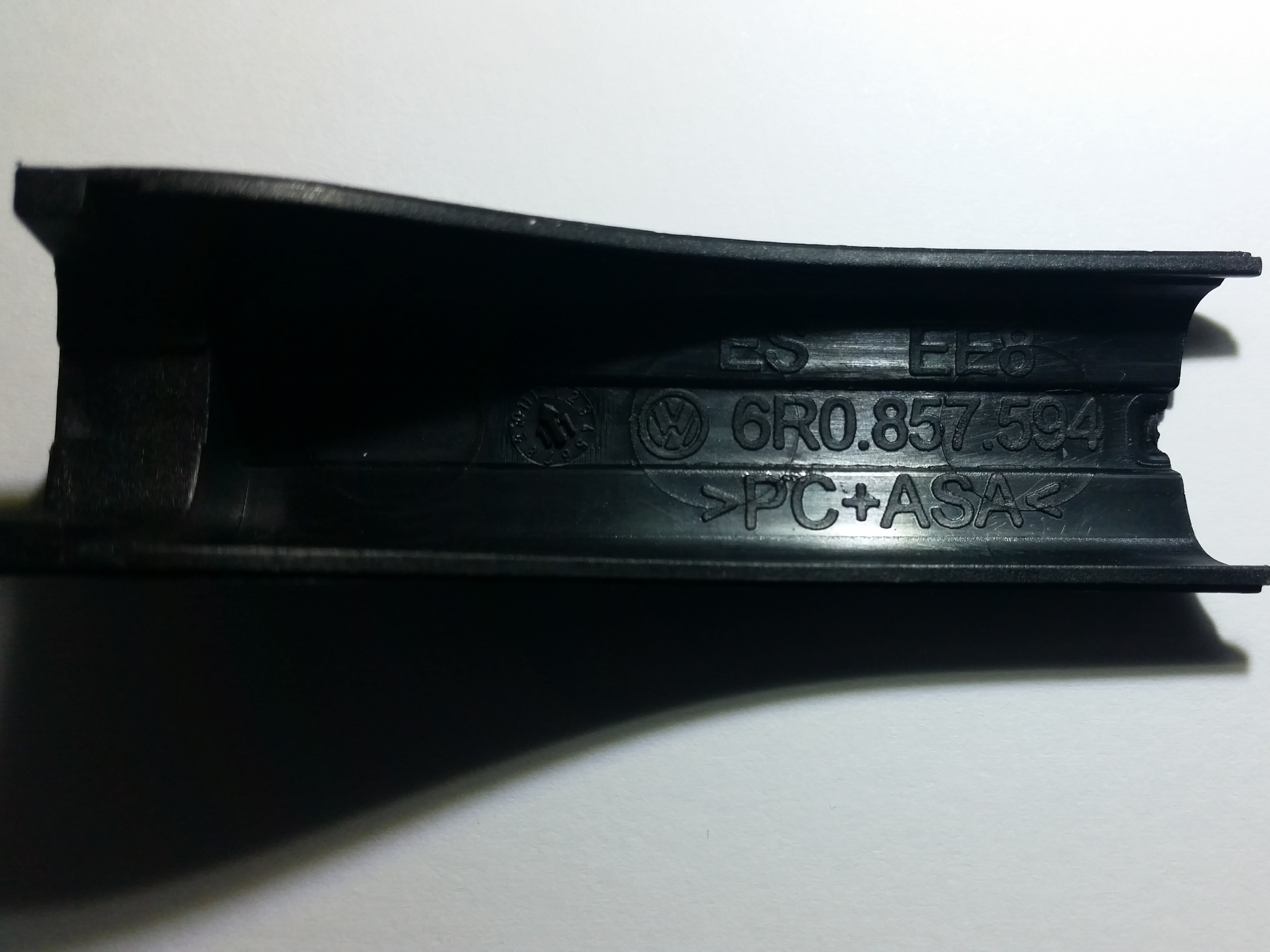 6R08575949B9 - Rear view mirror cable duct [4/5]