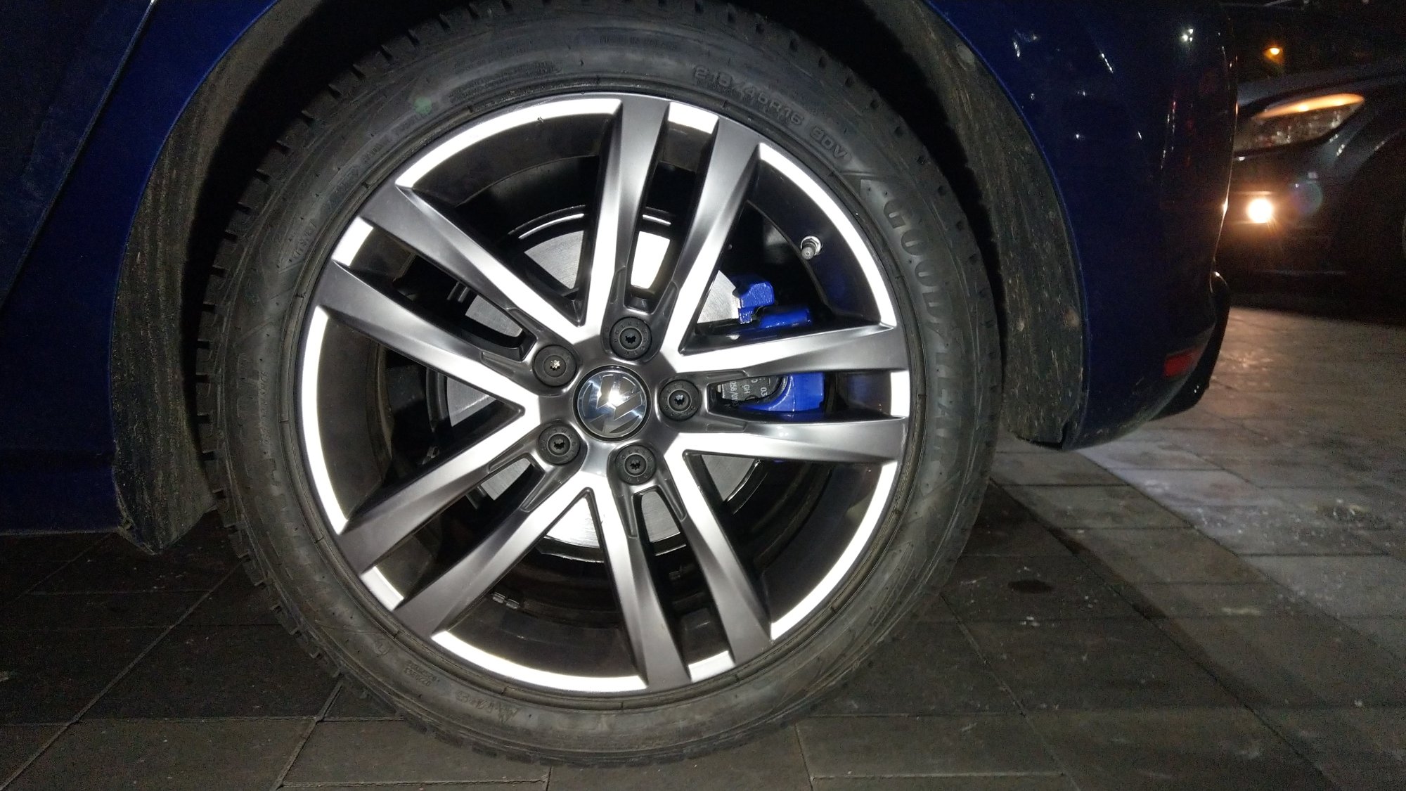 6C0601025JZ49 - 4 * Salvador 16" rim [3/10]