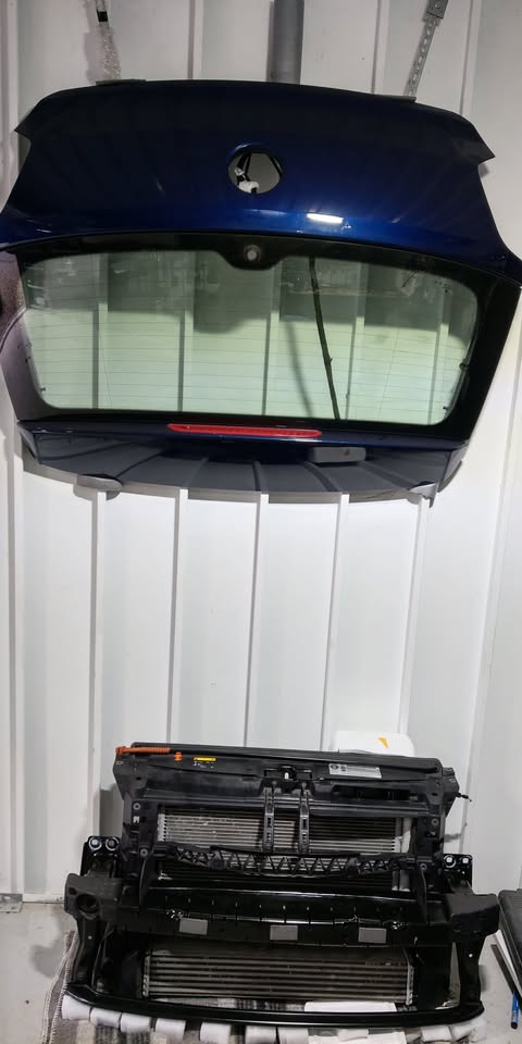 Polo 6R LD5Q tailgate [2/6]