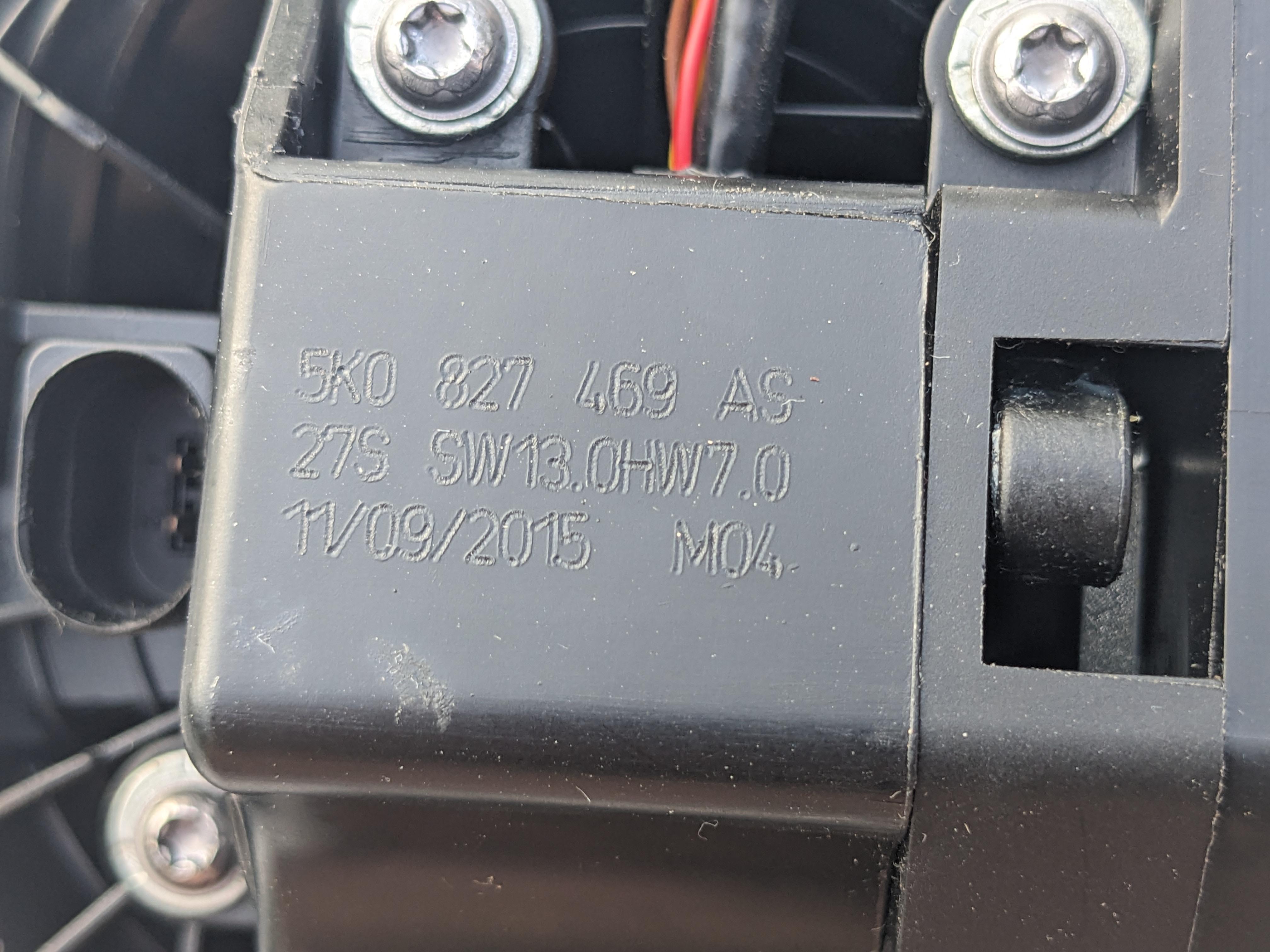 5K0827469ASULM - Genuine Rear View Emblem Camera [11/17]