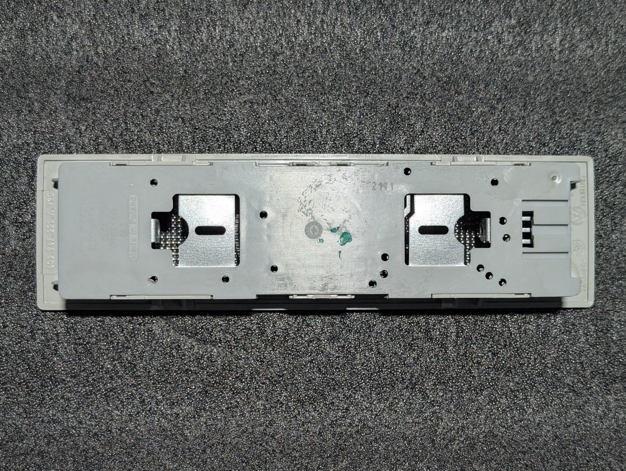 6Q0947291AY20 - Interior and reading light with switch-off delay [2/11]