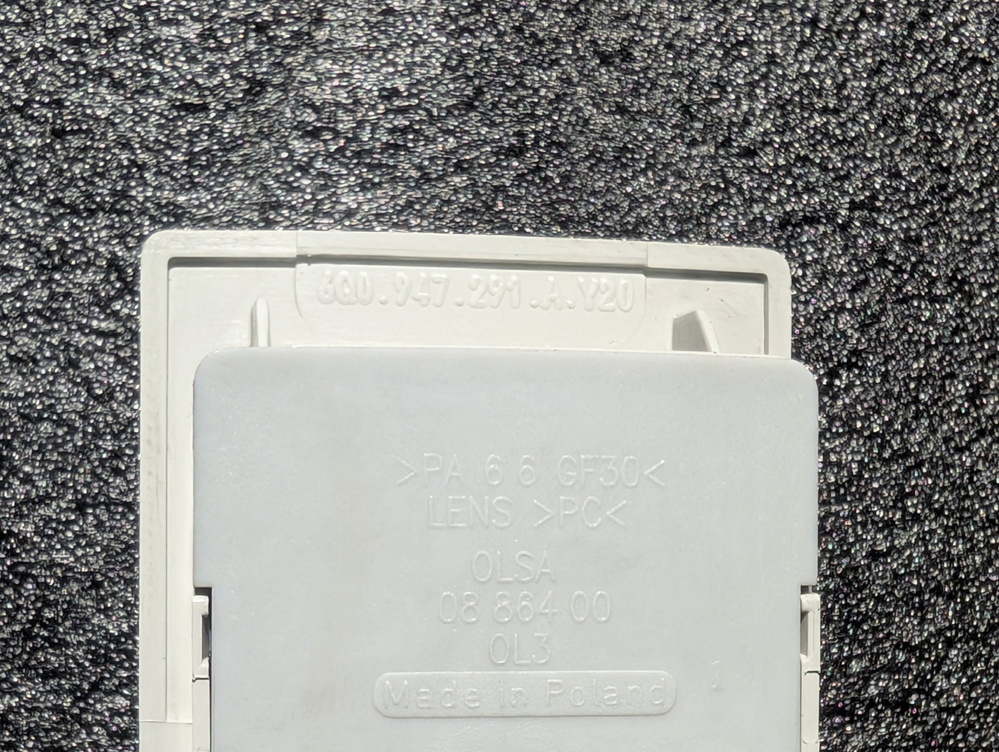 6Q0947291AY20 - Interior and reading light with switch-off delay [7/11]