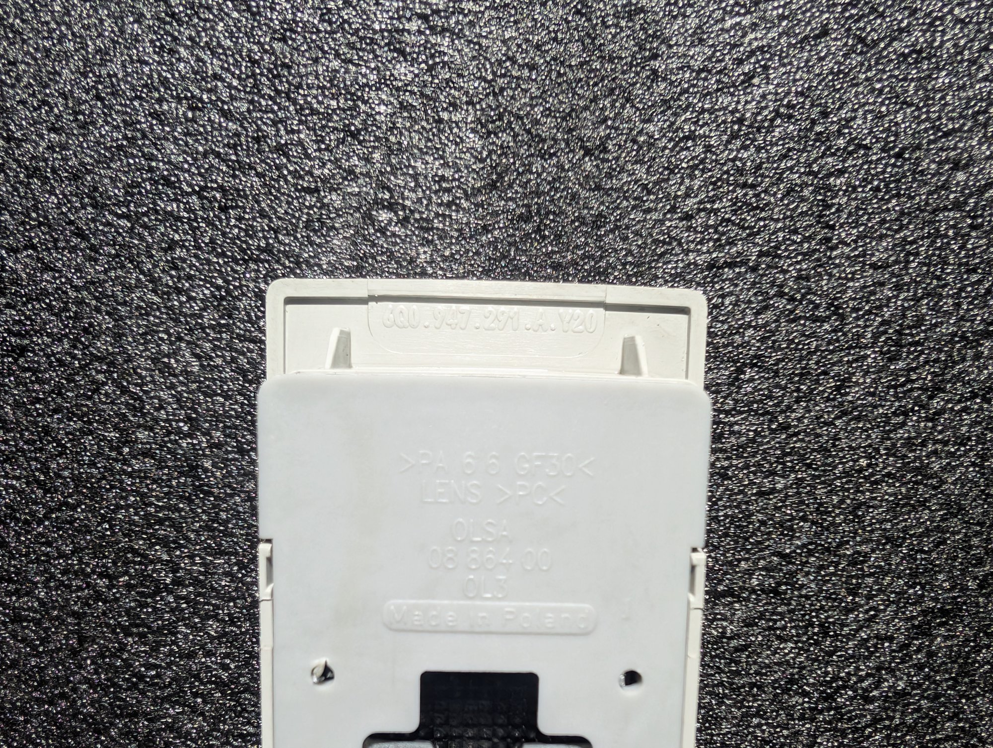 6Q0947291AY20 - Interior and reading light with switch-off delay [8/11]