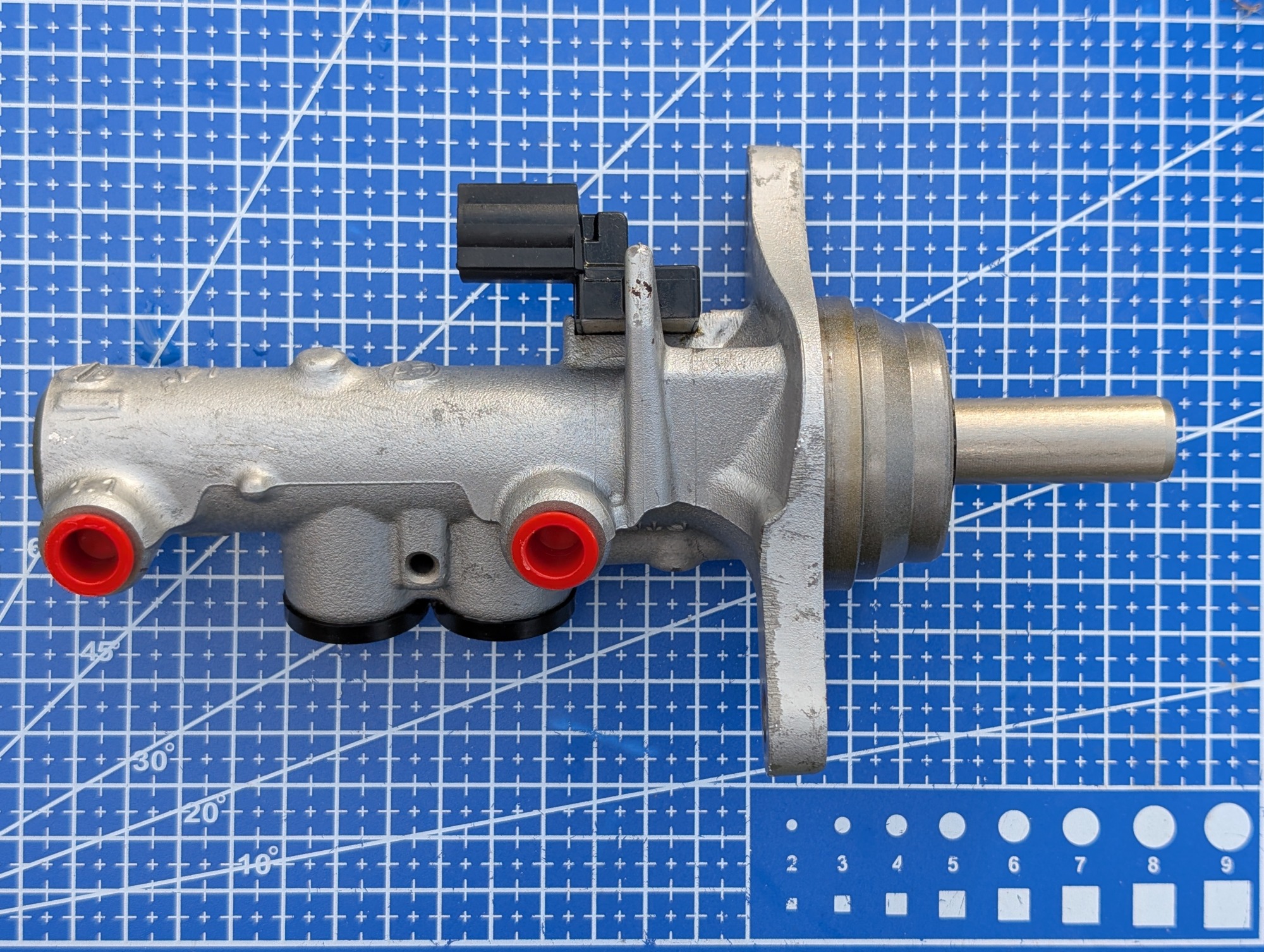 6R1611019F - Two-section master cylinder [2/8]