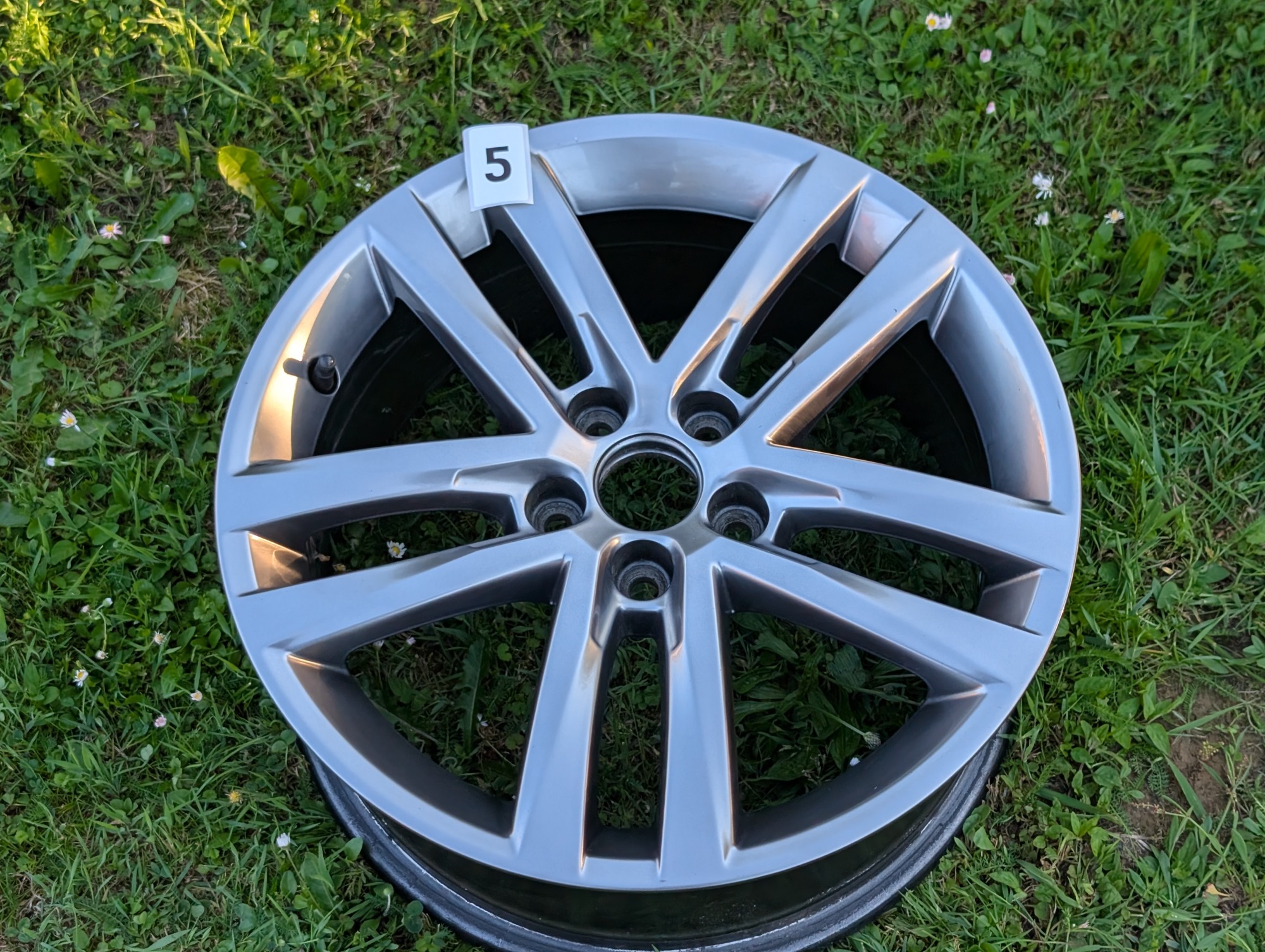 6C0601025JZ49 - Felga Salvador 16" #5 [9/18]