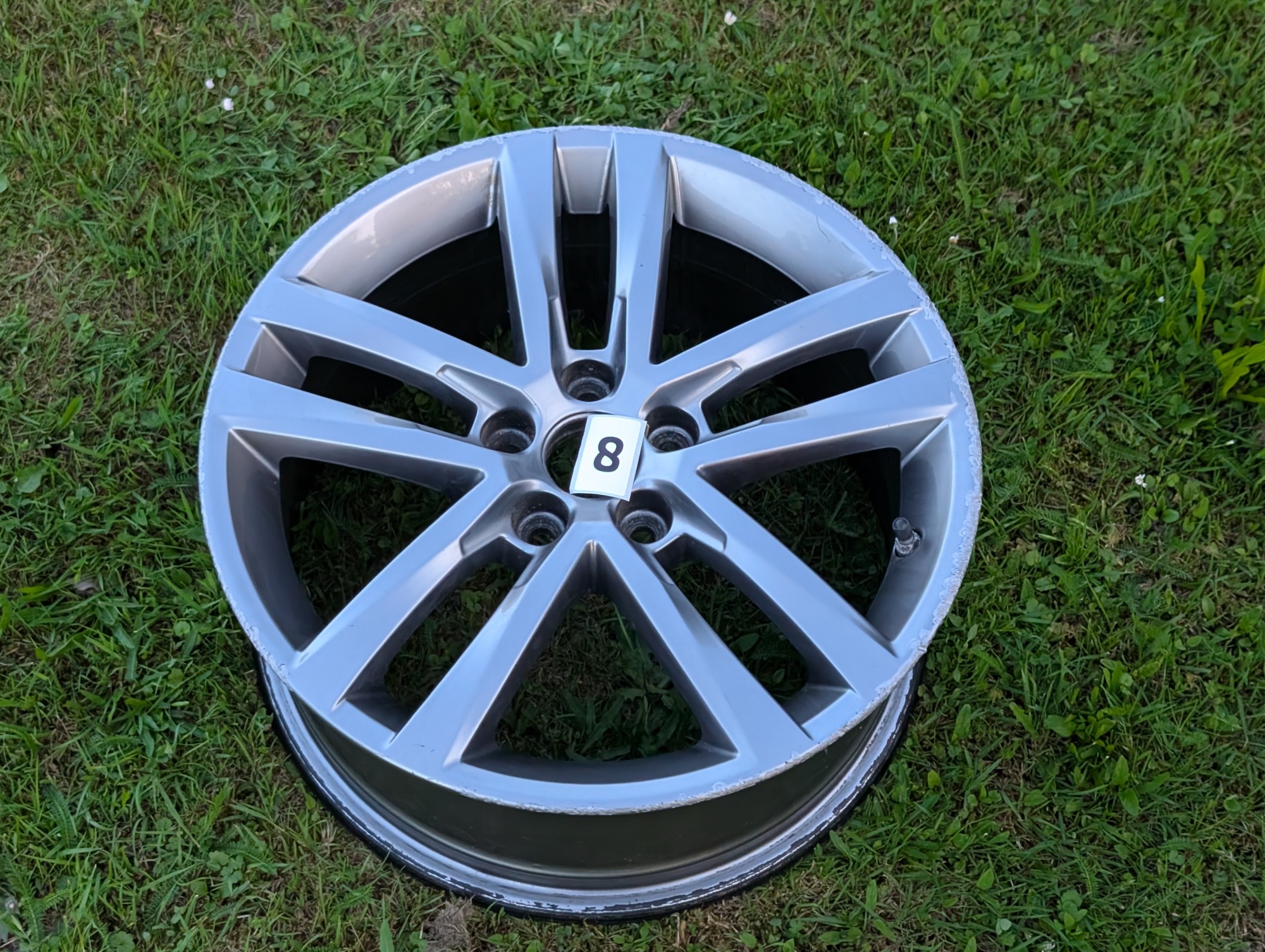 6C0601025JZ49 - Felga Salvador 16" #8 [2/17]
