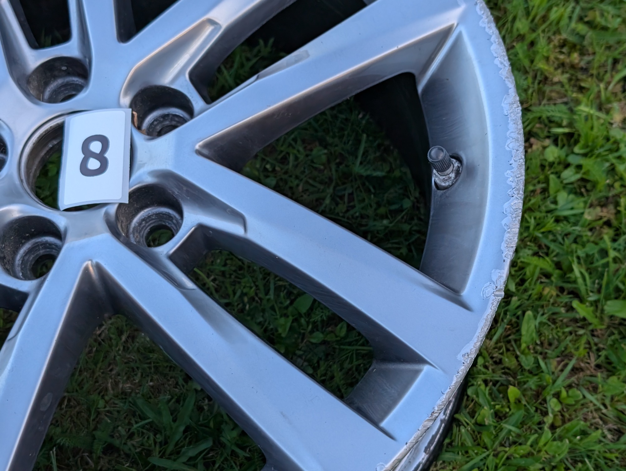 6C0601025JZ49 - Felga Salvador 16" #8 [15/17]