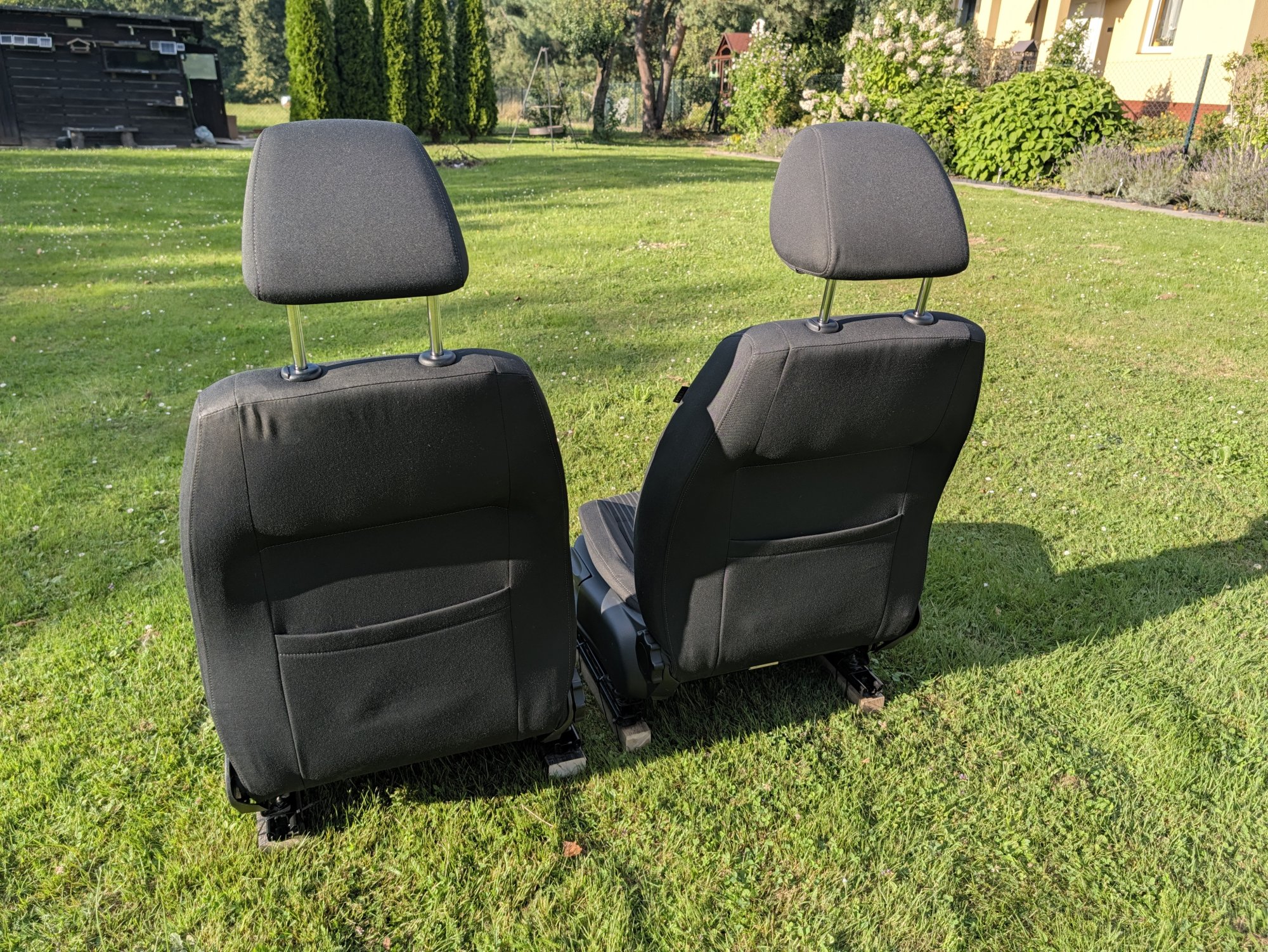 Front seat set for the 2012 VW Polo 6R Highline—with storage compartments, without airbags [17/21]