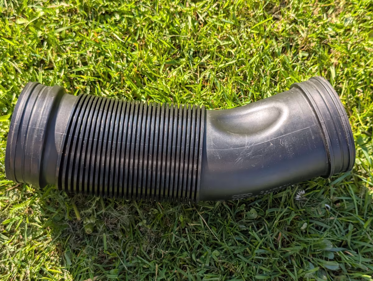 06F129684 - Audi TTS intake pipe [3/5]