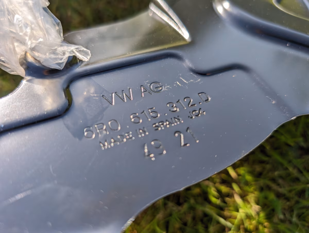 6R0615312D  - Brake disc cover plate [3/6]