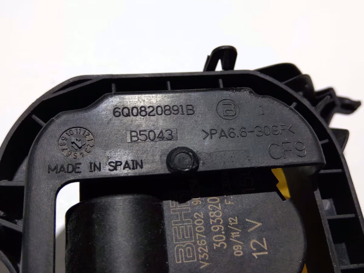 8Z0819453D - V70 center flap adjustment motor [2/9]