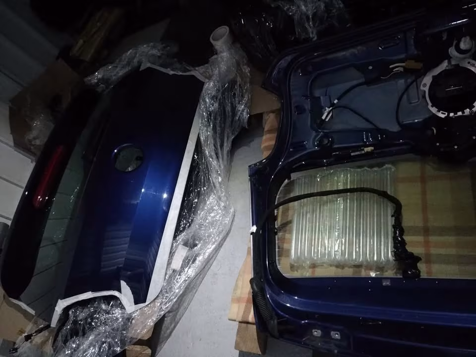 Polo 6R LD5Q tailgate [1/6]