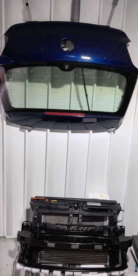 Polo 6R LD5Q tailgate [2/6]