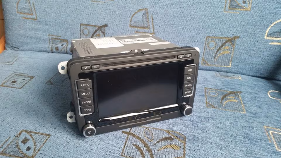 1T0035680R - VW RNS 510 LED SSD Version R, Non DAB [2/9]