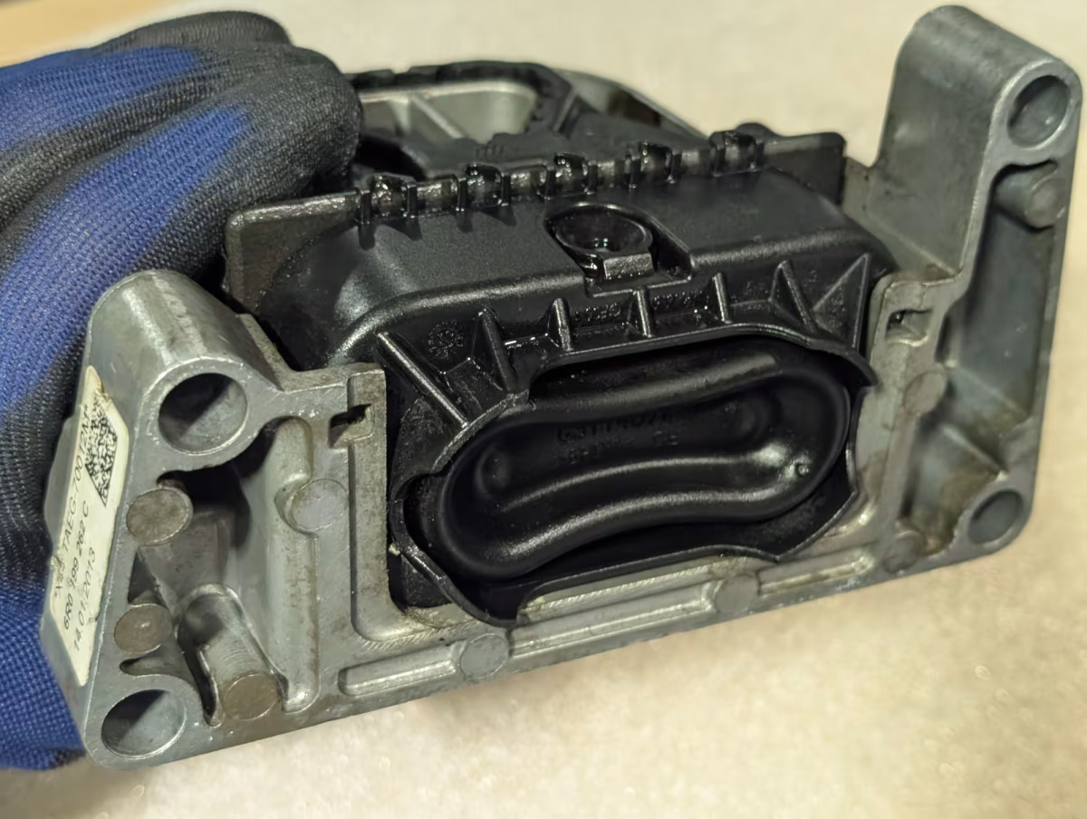 6R0199262C - Engine mounting 2.0 TSI [10/11]