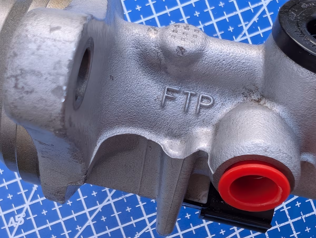 6R1611019F - Two-section master cylinder [4/8]