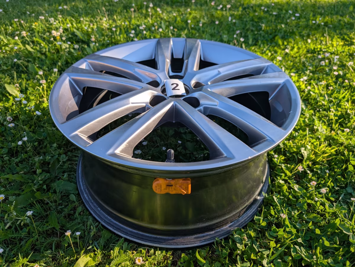 6C0601025JZ49 - Salvador 16" Wheel #2 [4/14]