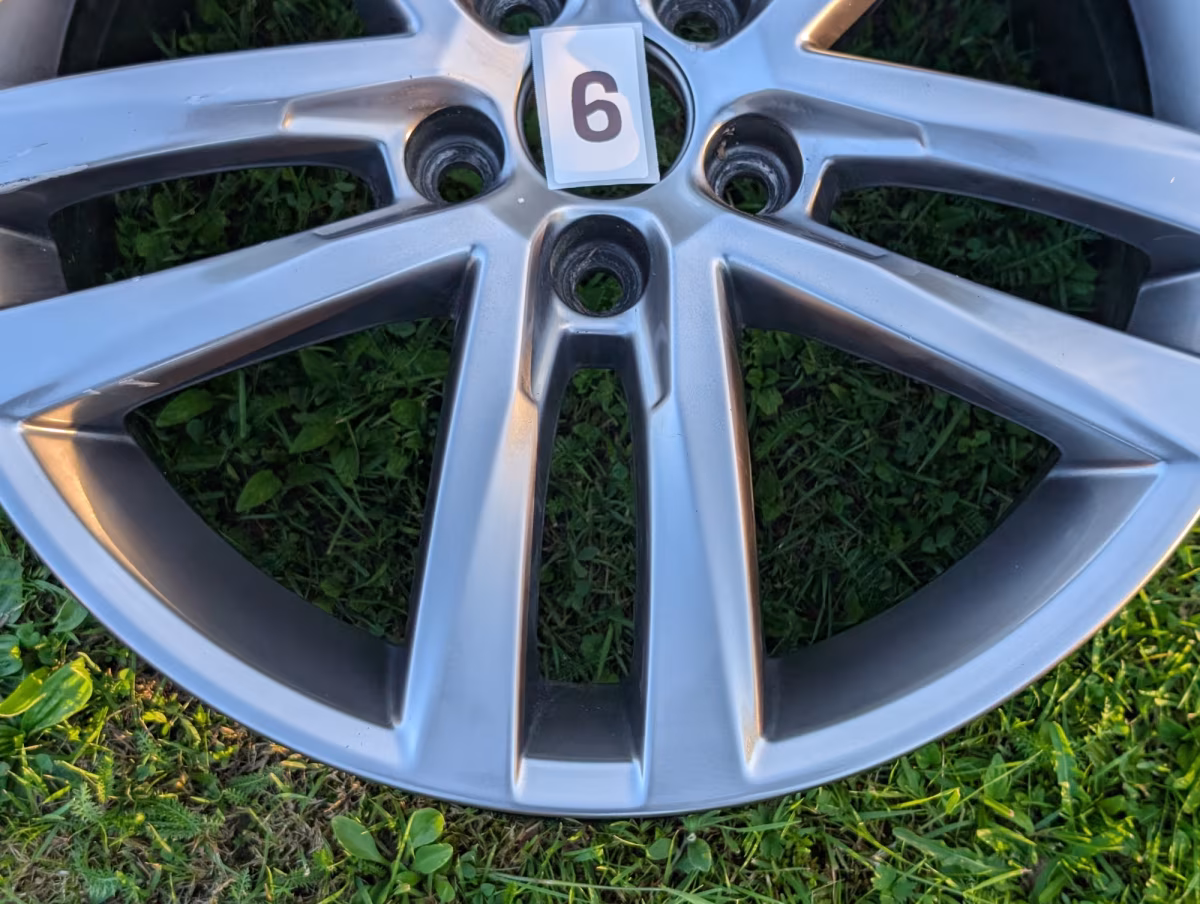 6C0601025JZ49 - Felga Salvador 16" #6 [5/19]
