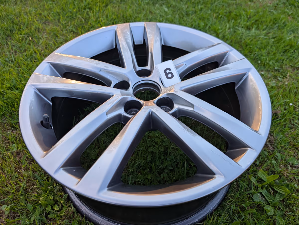6C0601025JZ49 - Felga Salvador 16" #6 [12/19]
