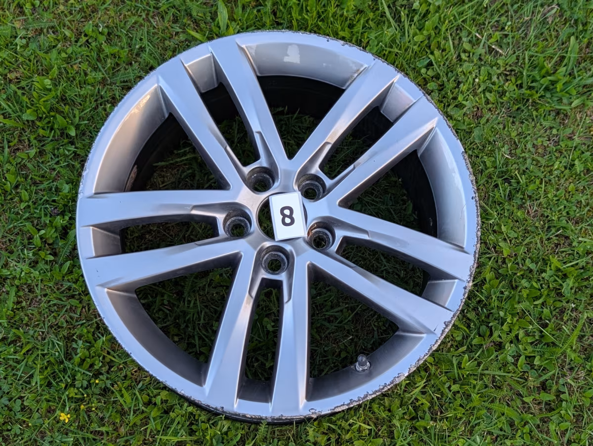 6C0601025JZ49 - Felga Salvador 16" #8 [1/17]