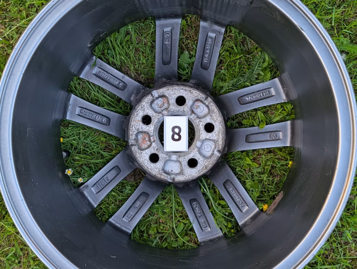 6C0601025JZ49 - Felga Salvador 16" #8 [8/17]