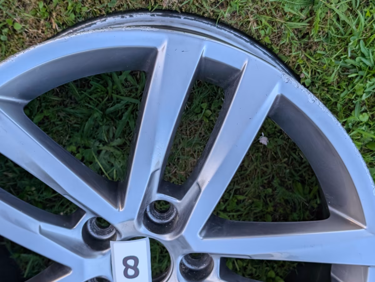 6C0601025JZ49 - Felga Salvador 16" #8 [10/17]