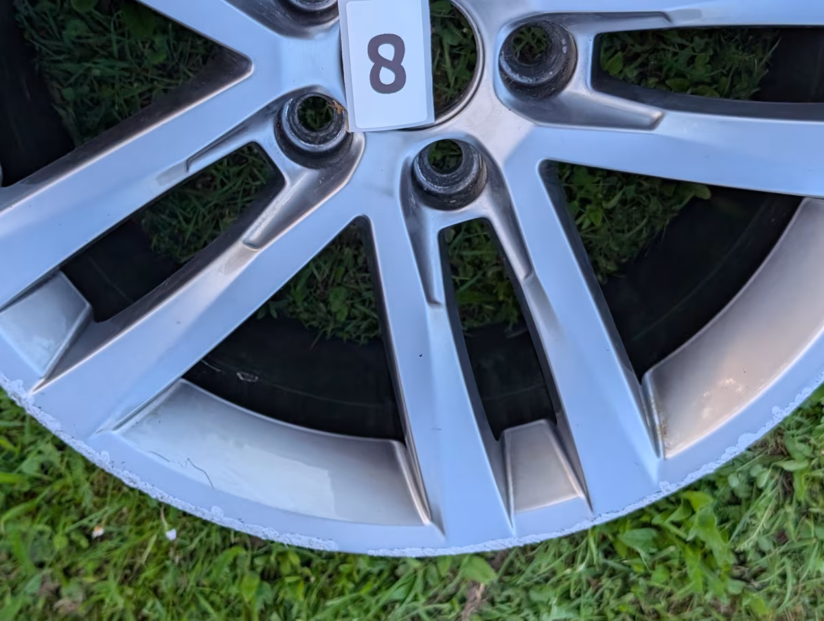 6C0601025JZ49 - Felga Salvador 16" #8 [11/17]