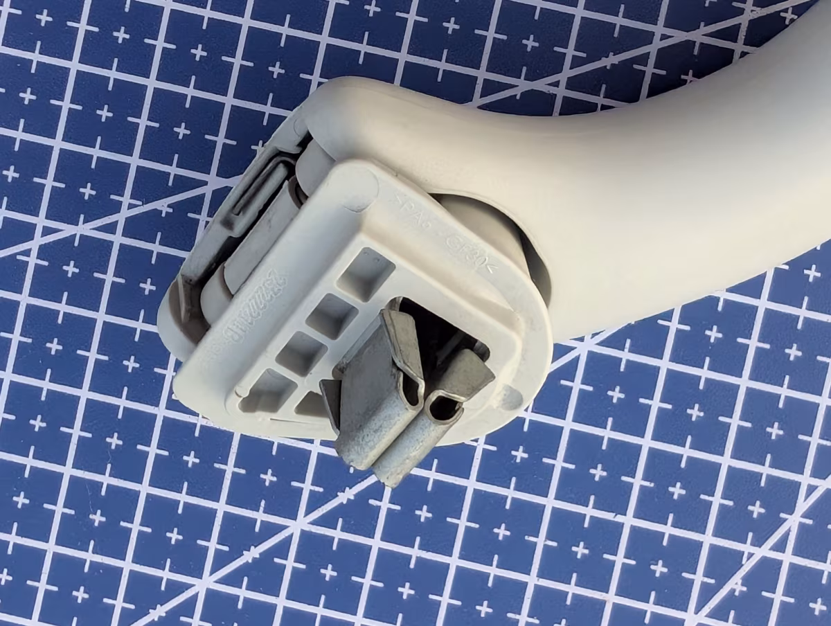 6R0857607Y20 - Folding handle with a clothes hanger [8/9]