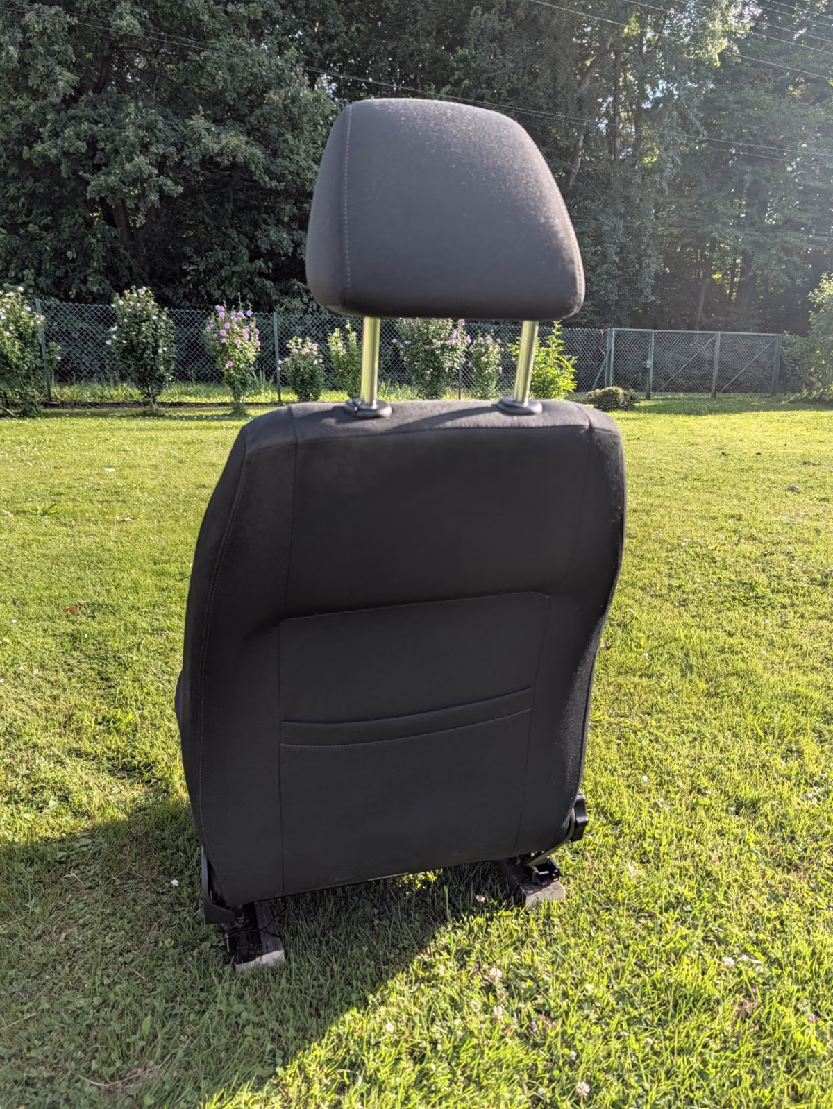 Front seat set for the 2012 VW Polo 6R Highline—with storage compartments, without airbags [7/21]