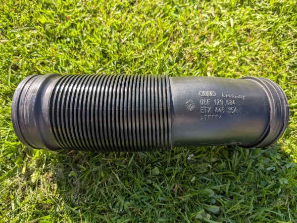 Audi TTS intake pipe