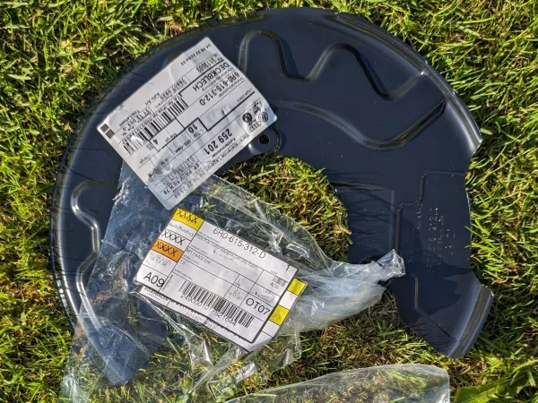 Brake disc cover plate